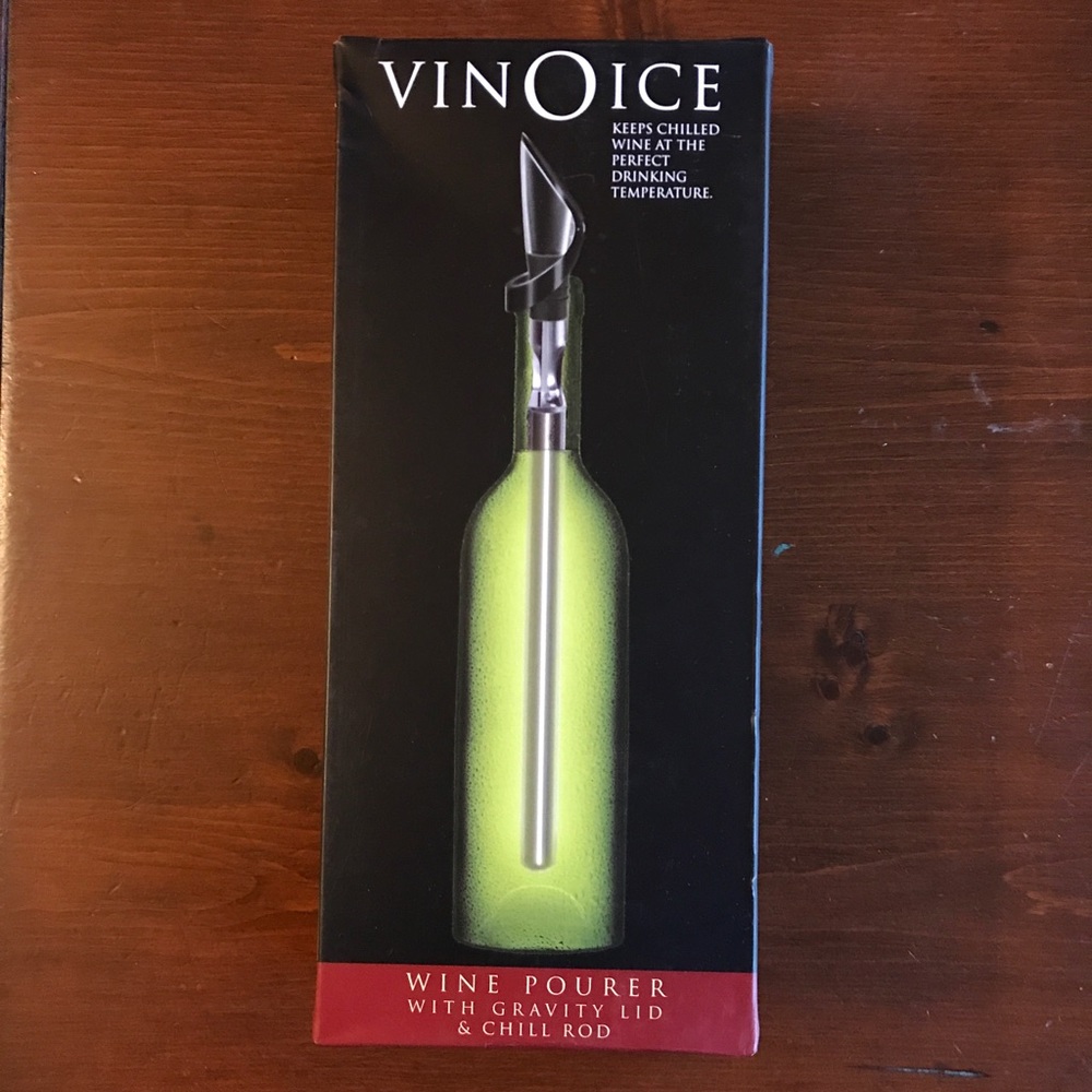 Wine pourer